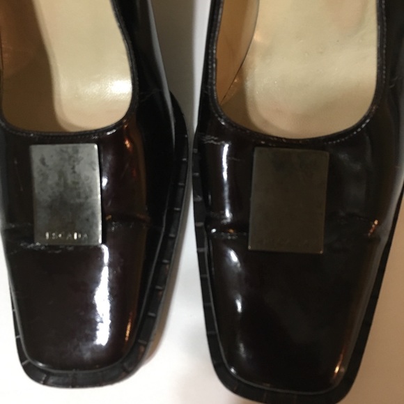 Escada Granite Pumps Size 7 1/2 B W/ Metal Front - Picture 5 of 8